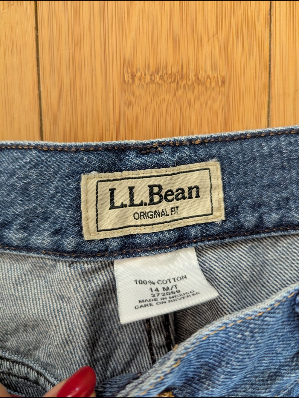L.L. Bean Women Classic Straight-Leg Jeans - Picture 2 of 4